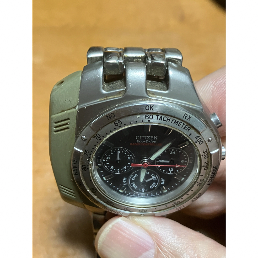 CITIZEN(シチズン)のシチズン世界初量産電波時計ソーラー充電で稼働中、詳しくは8枚目写真見て下さい メンズの時計(腕時計(アナログ))の商品写真