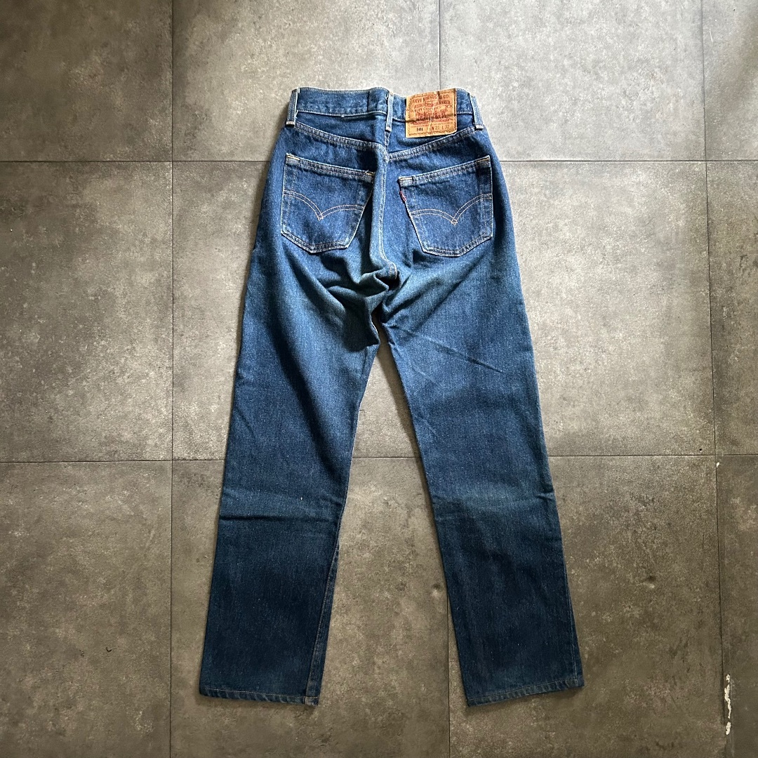 Levi's(リーバイス)の90s リーバイス501 USA製 25×32 濃紺 レディースのパンツ(デニム/ジーンズ)の商品写真