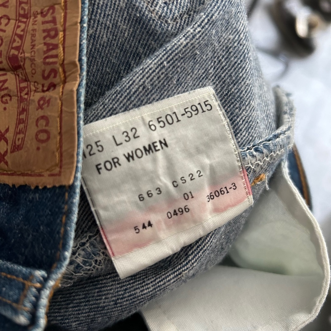 Levi's(リーバイス)の90s リーバイス501 USA製 25×32 濃紺 レディースのパンツ(デニム/ジーンズ)の商品写真