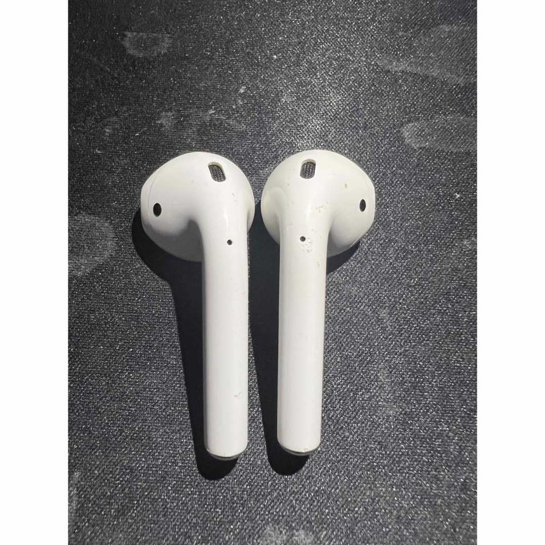 Apple(アップル)の【Apple】AirPods 第1世代【イヤホン】 スマホ/家電/カメラのオーディオ機器(ヘッドフォン/イヤフォン)の商品写真