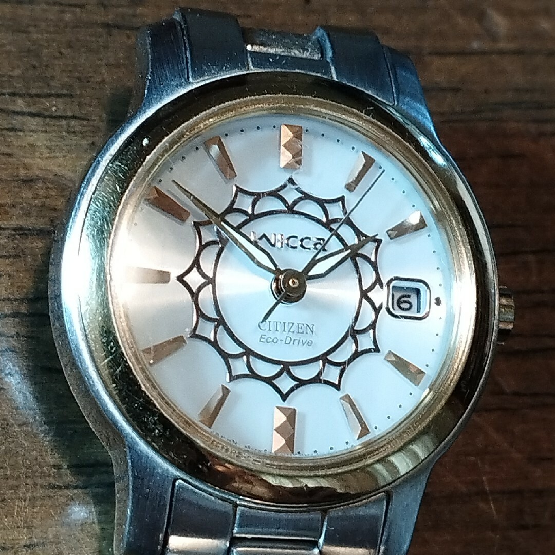 CITIZEN(シチズン)のAD33　シチズン・ウィッカ　ソーラー時計　稼働品　日付つき レディースのファッション小物(腕時計)の商品写真