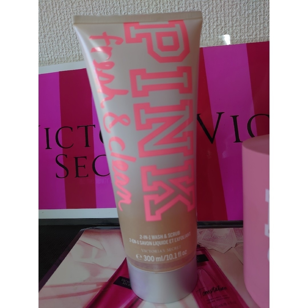 Victoria's Secret(ヴィクトリアズシークレット)のヴィクトリアシークレットボディクリーム wash & scrub, cream コスメ/美容のボディケア(ボディクリーム)の商品写真