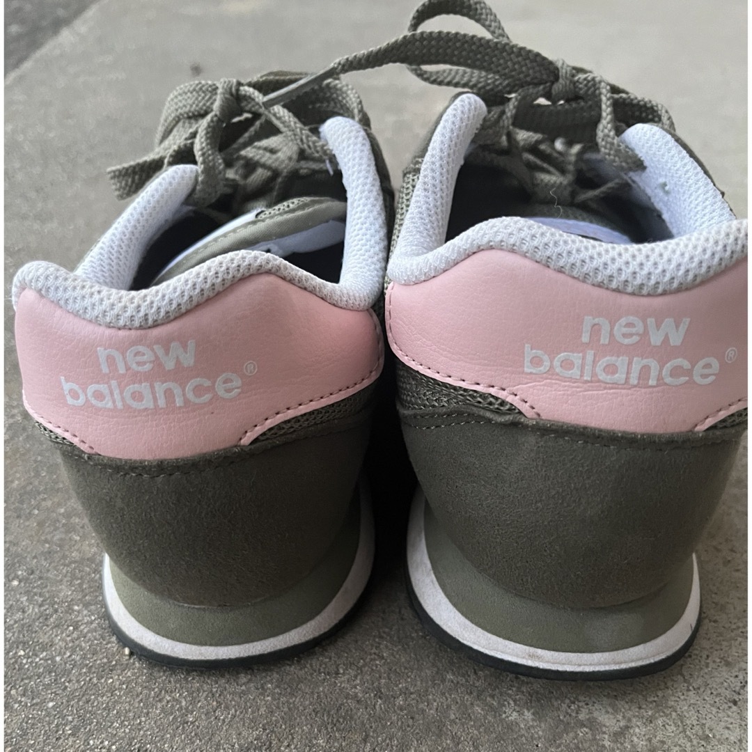 New Balance(ニューバランス)のニューバランス　500 カーキ×ピンク　24.5 レディースの靴/シューズ(スニーカー)の商品写真