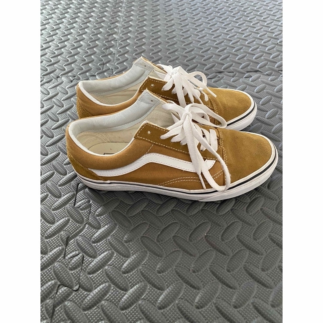 VANS(ヴァンズ)の中古 VANS OLD SKOOL バンズ オールドスクール キャメル 24cm レディースの靴/シューズ(スニーカー)の商品写真