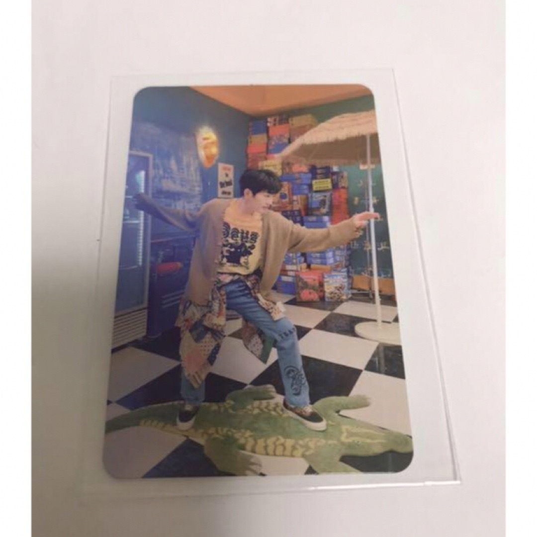 SHINee(シャイニー)のSHINee atlantis ONEW オニュ　オンユ　トレカ　フォトカード エンタメ/ホビーのタレントグッズ(アイドルグッズ)の商品写真