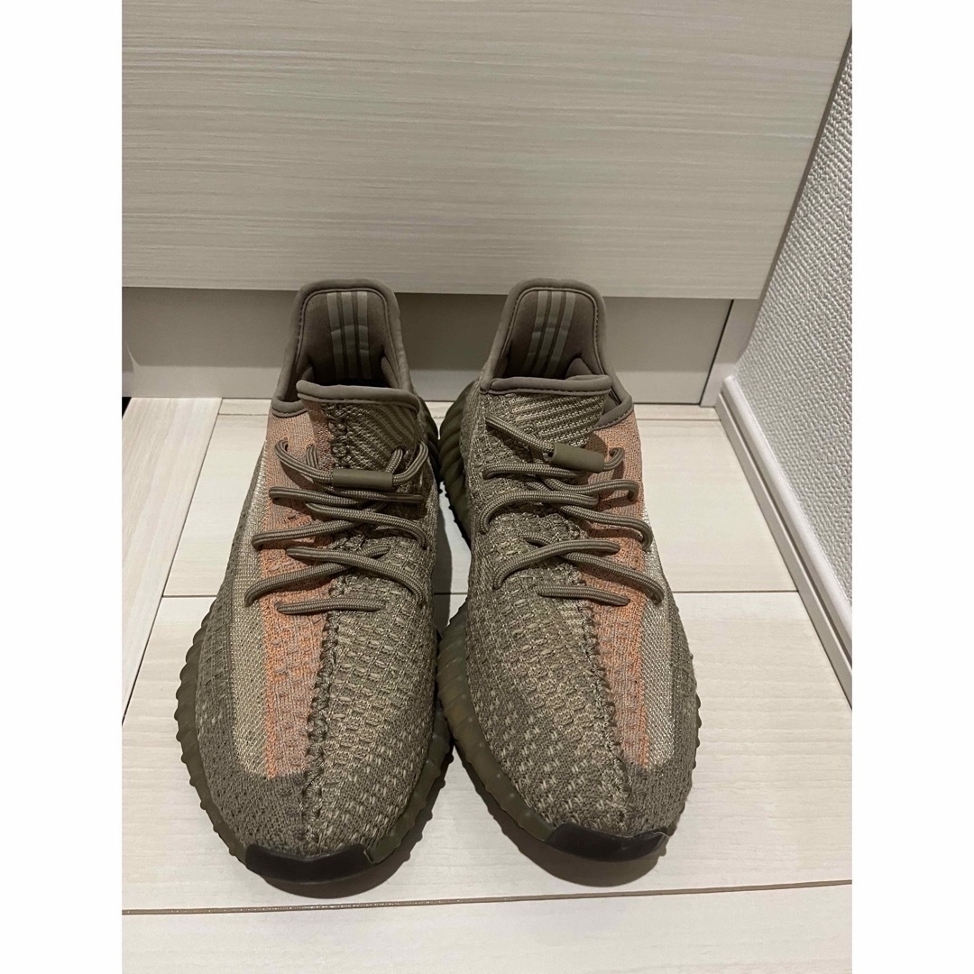 YEEZY（adidas）(イージー)のADIDAS YEEZY BOOST 350 V2 "SAND TAUPE" メンズの靴/シューズ(スニーカー)の商品写真