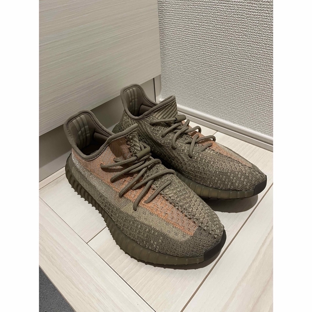 YEEZY（adidas）(イージー)のADIDAS YEEZY BOOST 350 V2 "SAND TAUPE" メンズの靴/シューズ(スニーカー)の商品写真