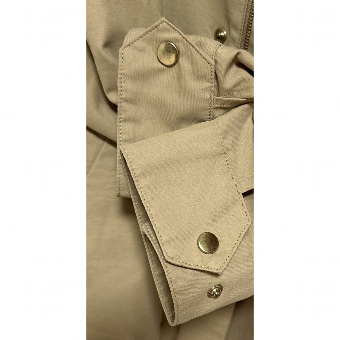 Discoat(ディスコート)のdiscoat マウンテンパーカー ベージュ Mサイズ  メンズのジャケット/アウター(マウンテンパーカー)の商品写真