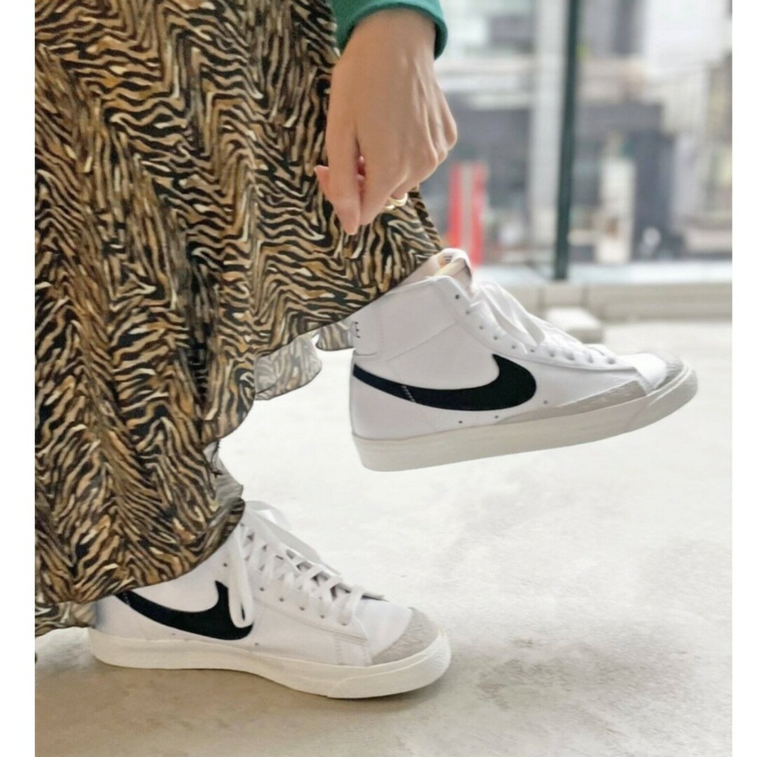 L'Appartement DEUXIEME CLASSE(アパルトモンドゥーズィエムクラス)のNIKE　mens  BLAZER MID'77 VNTG 24.5 レディースの靴/シューズ(スニーカー)の商品写真