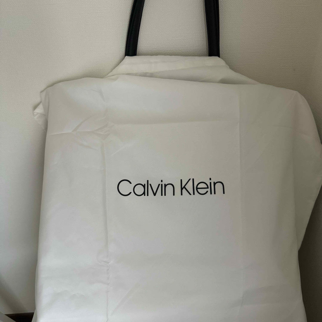 Calvin Klein(カルバンクライン)の【未使用/保存袋付】カルバンクライン CK ロゴ トートバッグ ブラウンモノ レディースのバッグ(トートバッグ)の商品写真