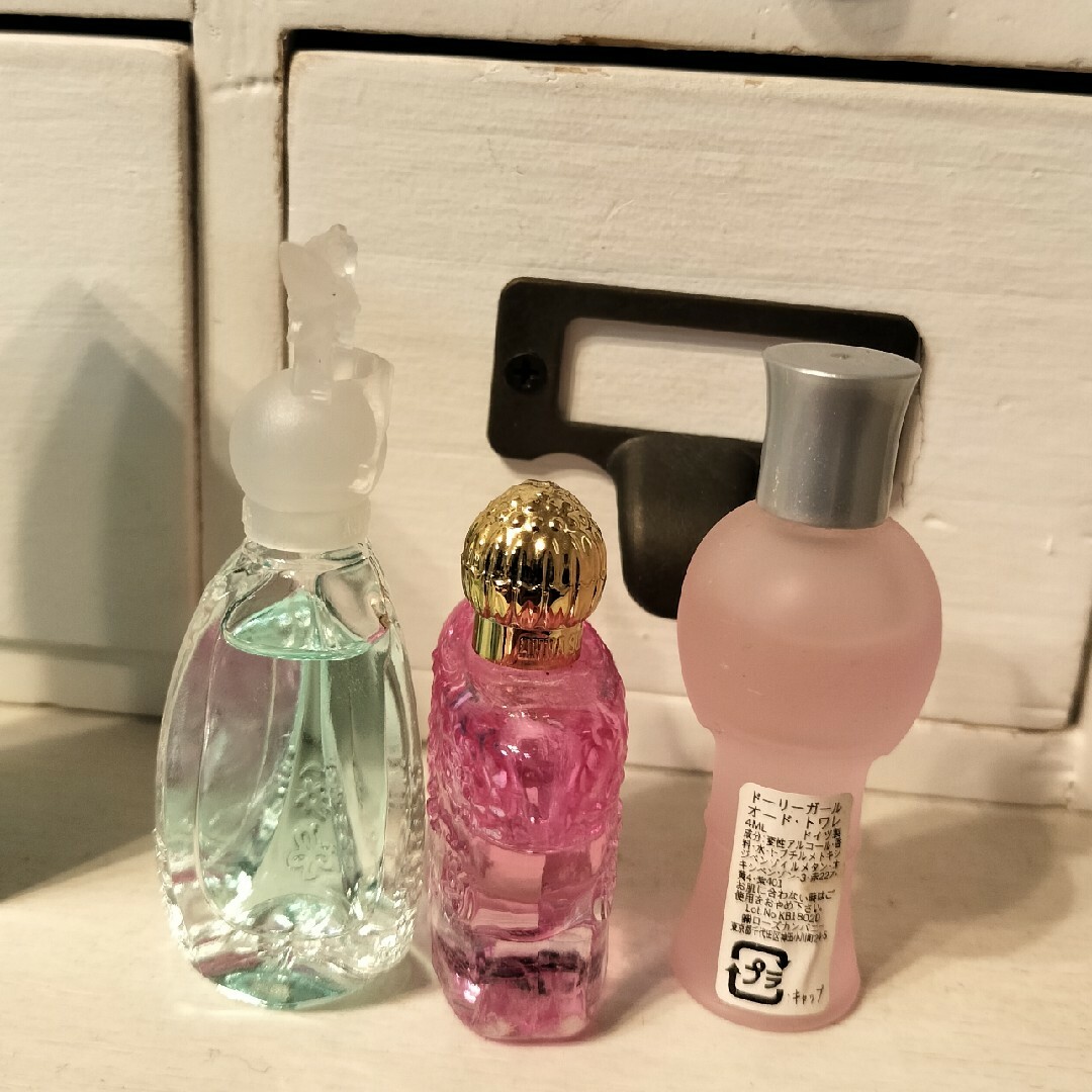 ANNA SUI(アナスイ)のアナスイ　ミニ香水　3つセットのまとめ売り コスメ/美容の香水(香水(女性用))の商品写真