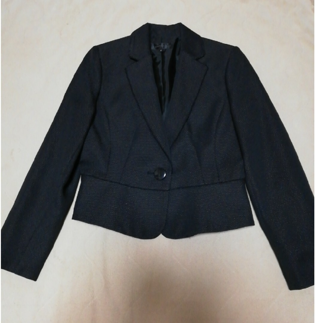 新品同様 ドット柄 黒 スーツ  ステッチ レディースのフォーマル/ドレス(スーツ)の商品写真