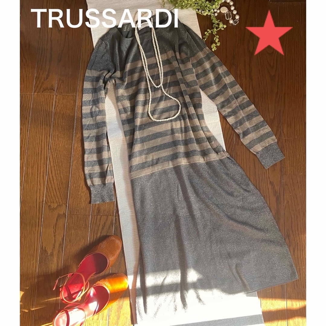 Trussardi(トラサルディ)の★used  TRUSSARDI  ローウエスト切り替えのラメ入りニットワンピ レディースのワンピース(ロングワンピース/マキシワンピース)の商品写真