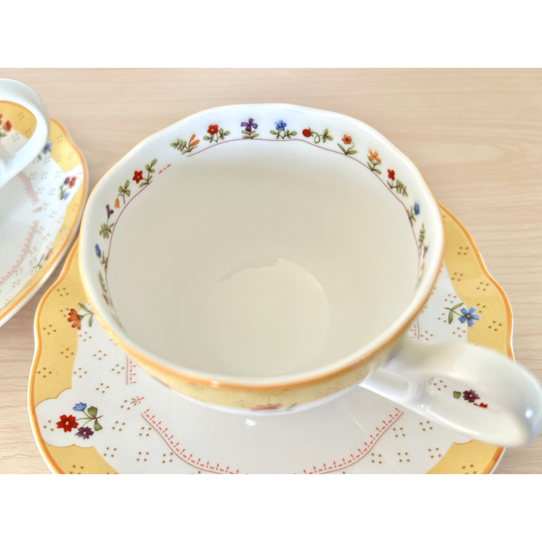 Noritake ペア カップソーサー true love フラワー 新品 可憐 インテリア/住まい/日用品のキッチン/食器(テーブル用品)の商品写真