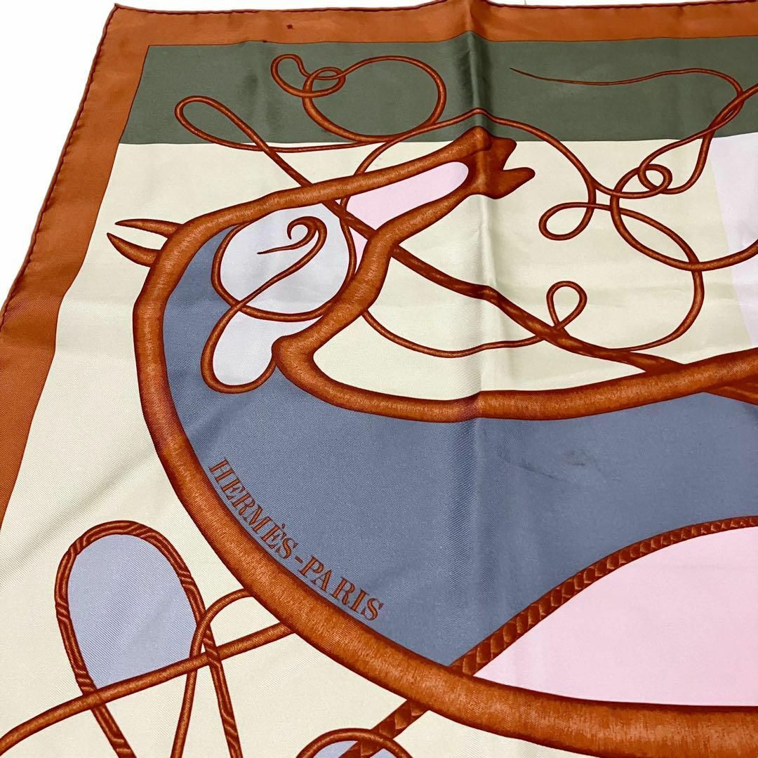 Hermes(エルメス)の⭐️美品⭐️ エルメス カレ90 COUP DE FOUET スカーフ レディースのファッション小物(バンダナ/スカーフ)の商品写真