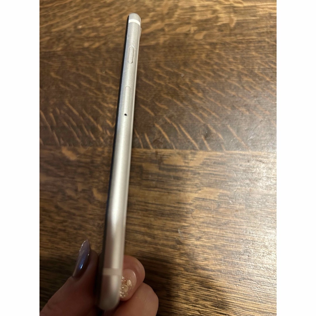 美品】iPhone SE2 (第2世代) 64GB ホワイト simフリー 美品】iPhone SE2 (第2世代) 64GB ホワイト simフリー