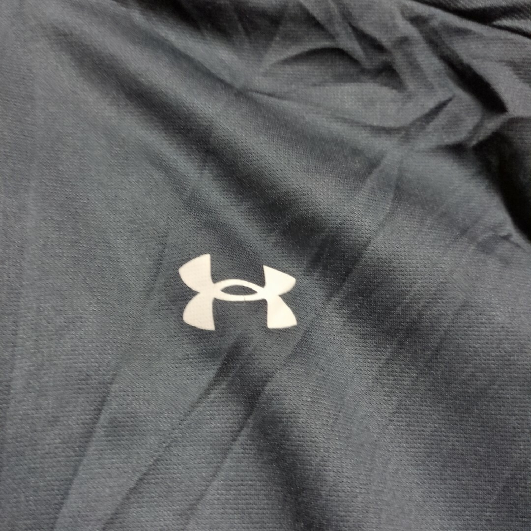 UNDER ARMOUR(アンダーアーマー)の大きいサイズ アメリカ古着 UNDER ARMOUR ポリハーフジップ  XL メンズのトップス(ジャージ)の商品写真