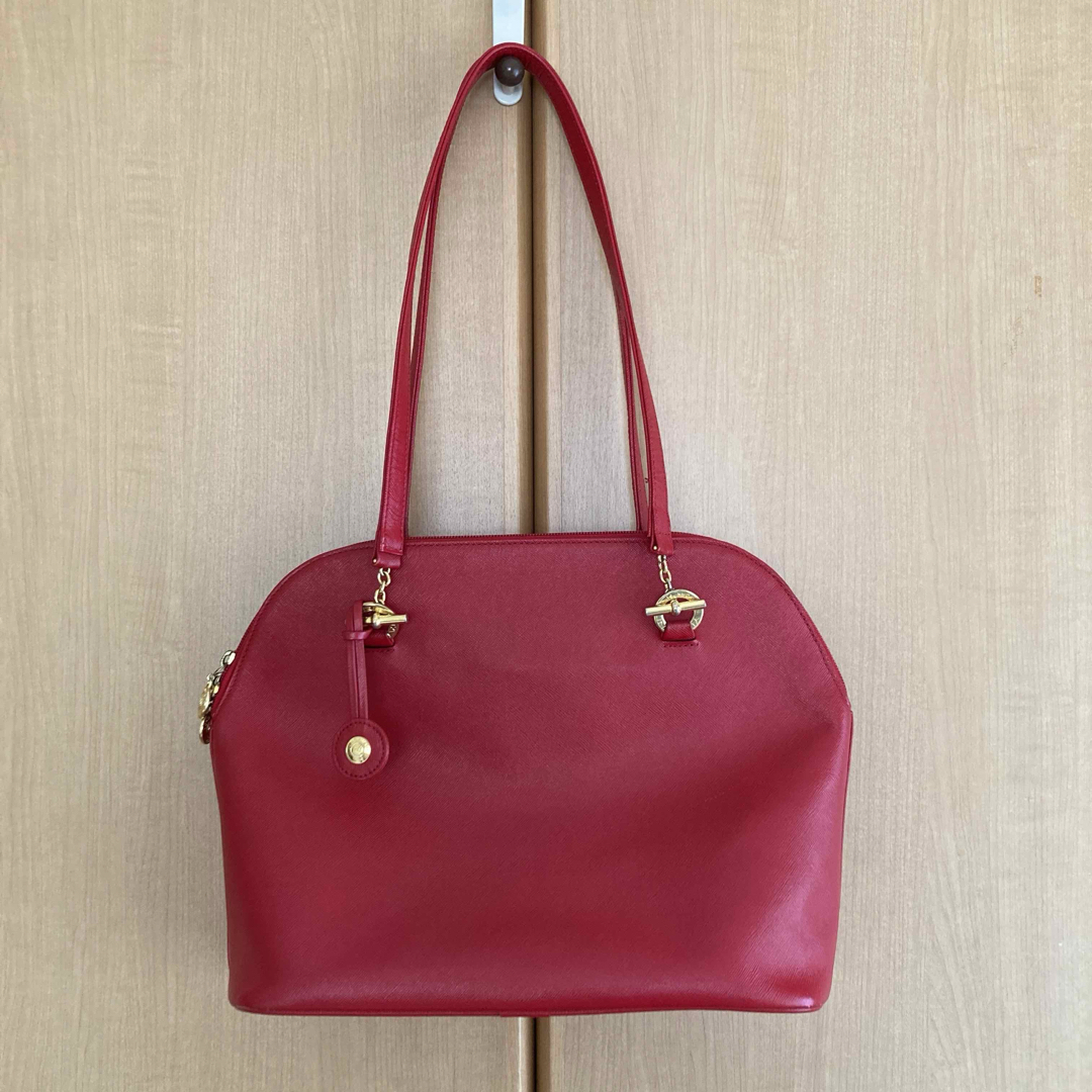 二谷友里恵　ショルダー　トートバッグ  ビジネス　赤 レディースのバッグ(トートバッグ)の商品写真