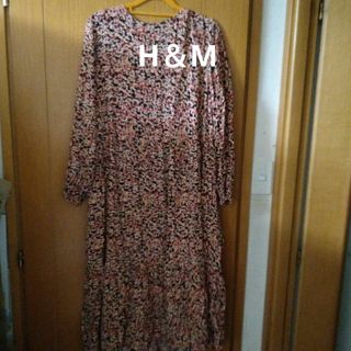 H&M - ほぼ未使用！サテンＶネックワンピースの通販｜ラクマ