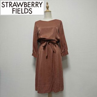 ストロベリーフィールズ(STRAWBERRY-FIELDS)のストロベリーフィールズ　スウェーディサテンワンピース(ひざ丈ワンピース)