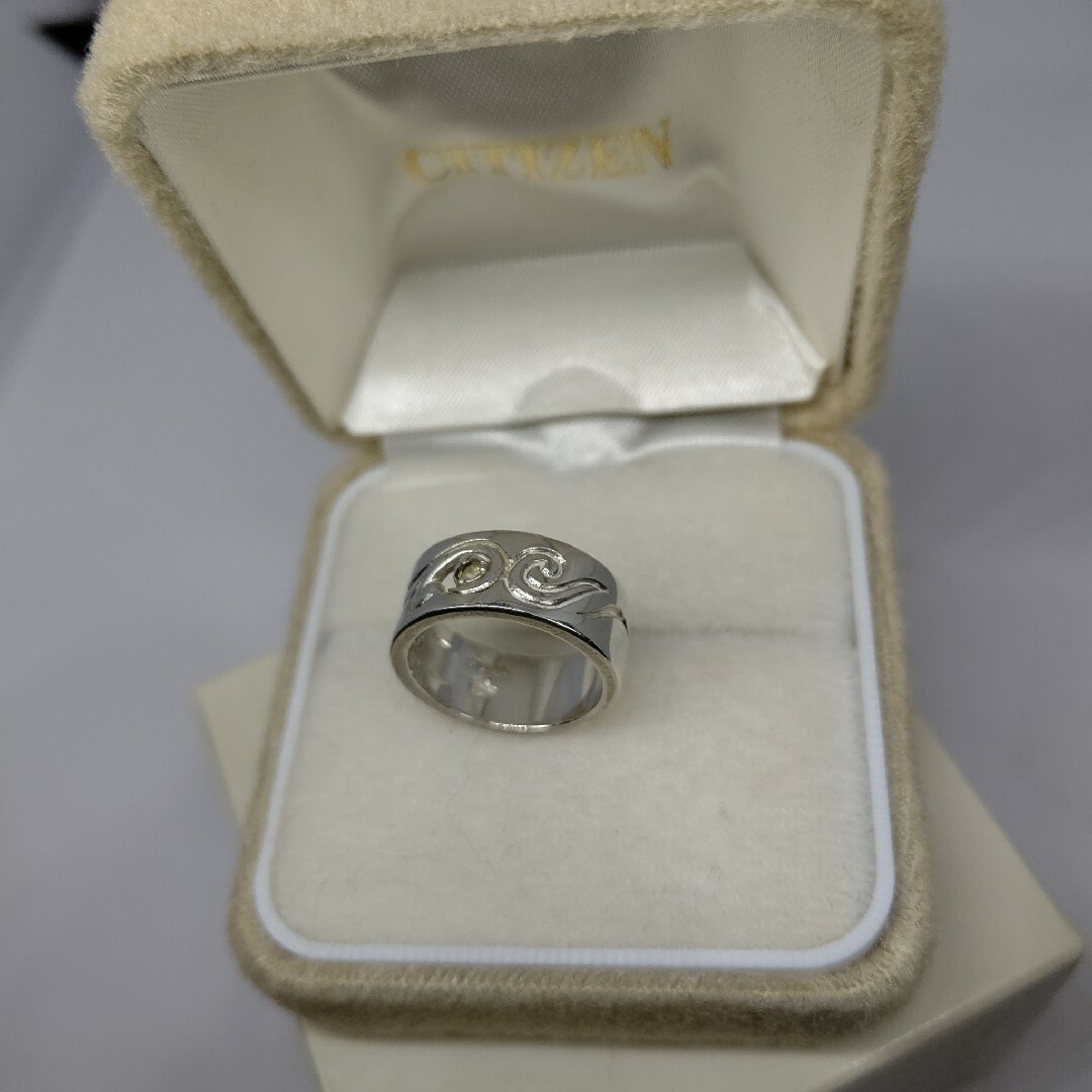 silverハートインペリドットsilverリング シルバーハートリング レディースのアクセサリー(リング(指輪))の商品写真