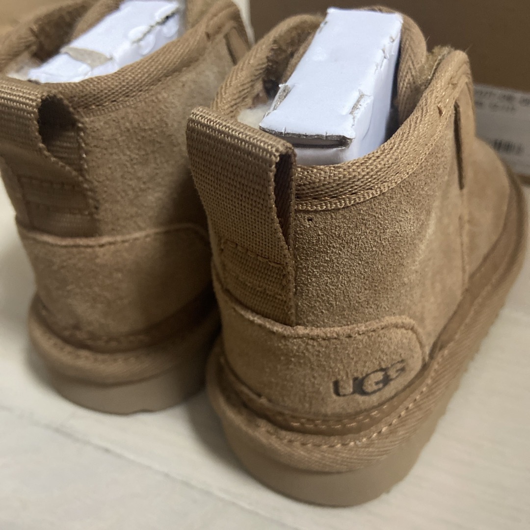 UGG(アグ)のUGG ベビー　キッズ　13.5cm 新品　未使用 キッズ/ベビー/マタニティのベビー靴/シューズ(~14cm)(ブーツ)の商品写真