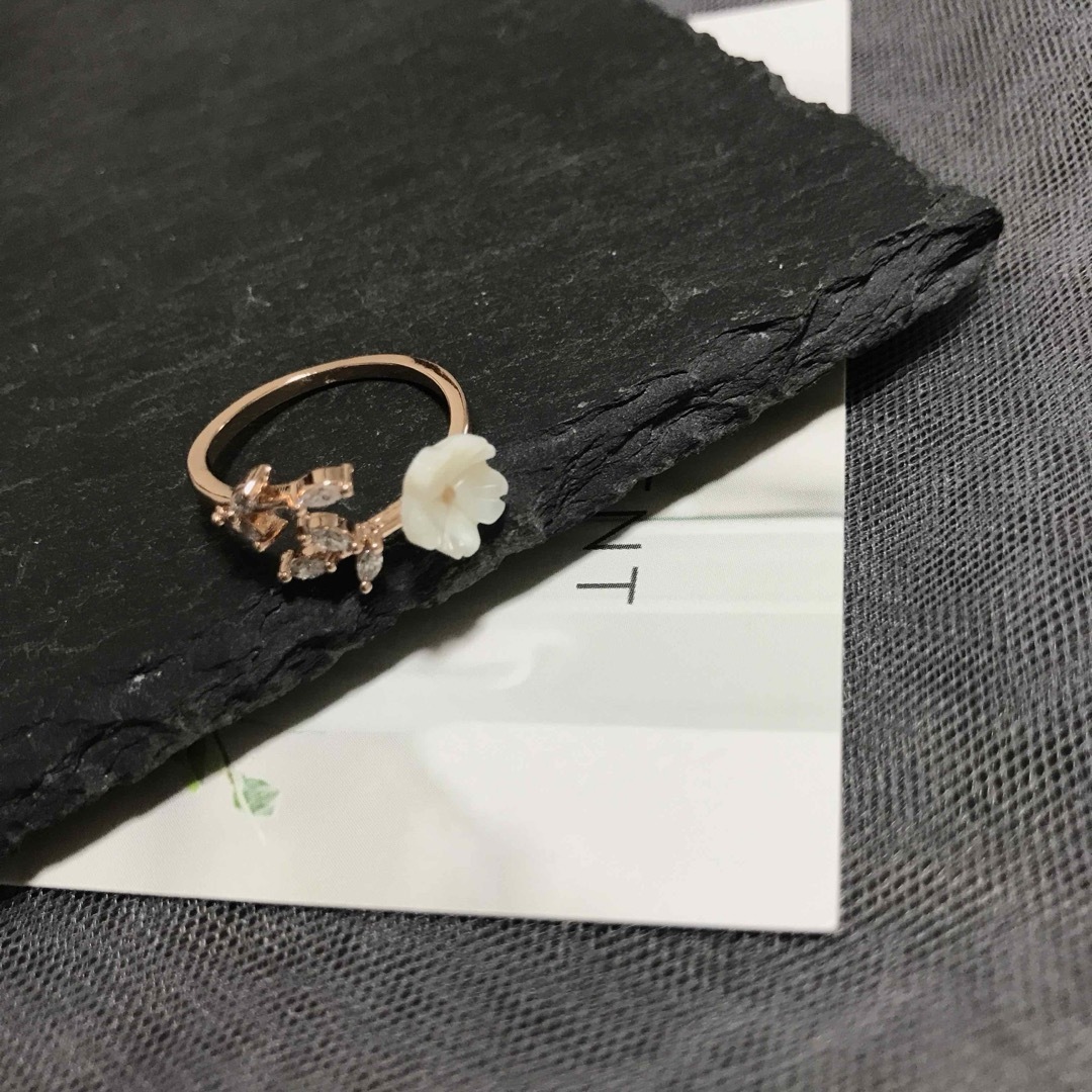 新品 フラワー リング レディースのアクセサリー(リング(指輪))の商品写真