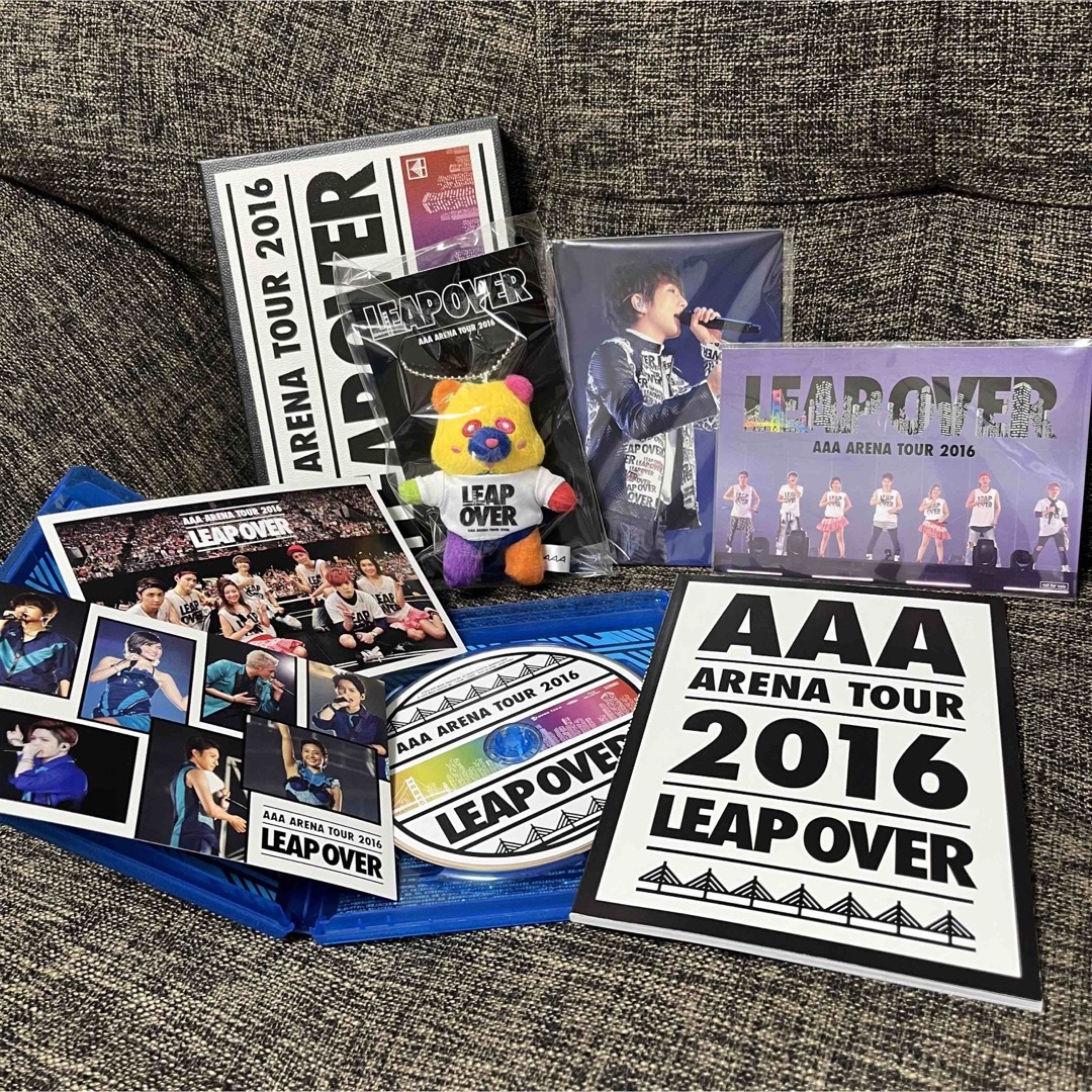 AAA(トリプルエー)の【美品・特典付】AAA LEAP OVER Blu-ray エンタメ/ホビーのDVD/ブルーレイ(ミュージック)の商品写真