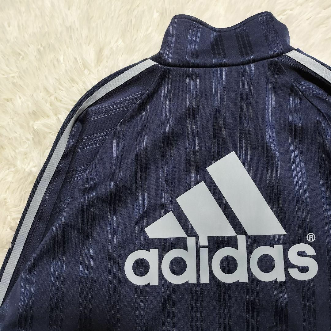 adidas(アディダス)の151 アディダス トラックジャケット ネイビー 刺繍ロゴ シャドーストライプ メンズのトップス(ジャージ)の商品写真