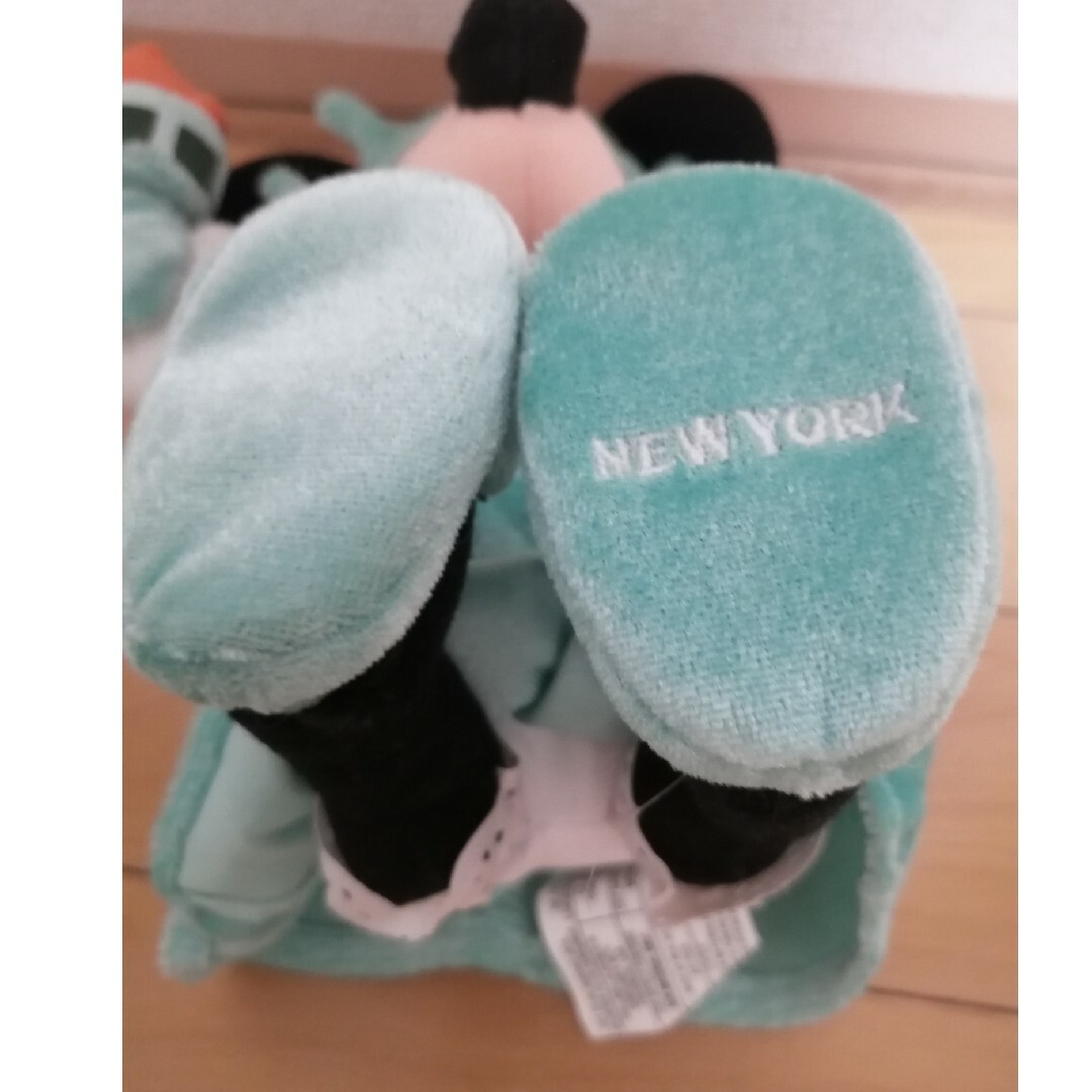 Disney(ディズニー)の【NEW YORK限定販売品】Minnie エンタメ/ホビーのおもちゃ/ぬいぐるみ(ぬいぐるみ)の商品写真