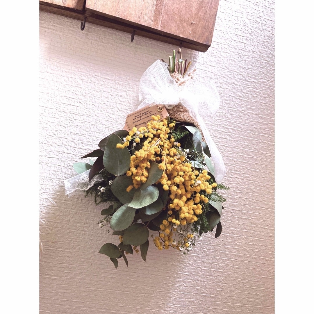 おすすめ　ふわふわのミモザスワッグ　イタリア産　ミランドール　ミモザ ハンドメイドのフラワー/ガーデン(ドライフラワー)の商品写真