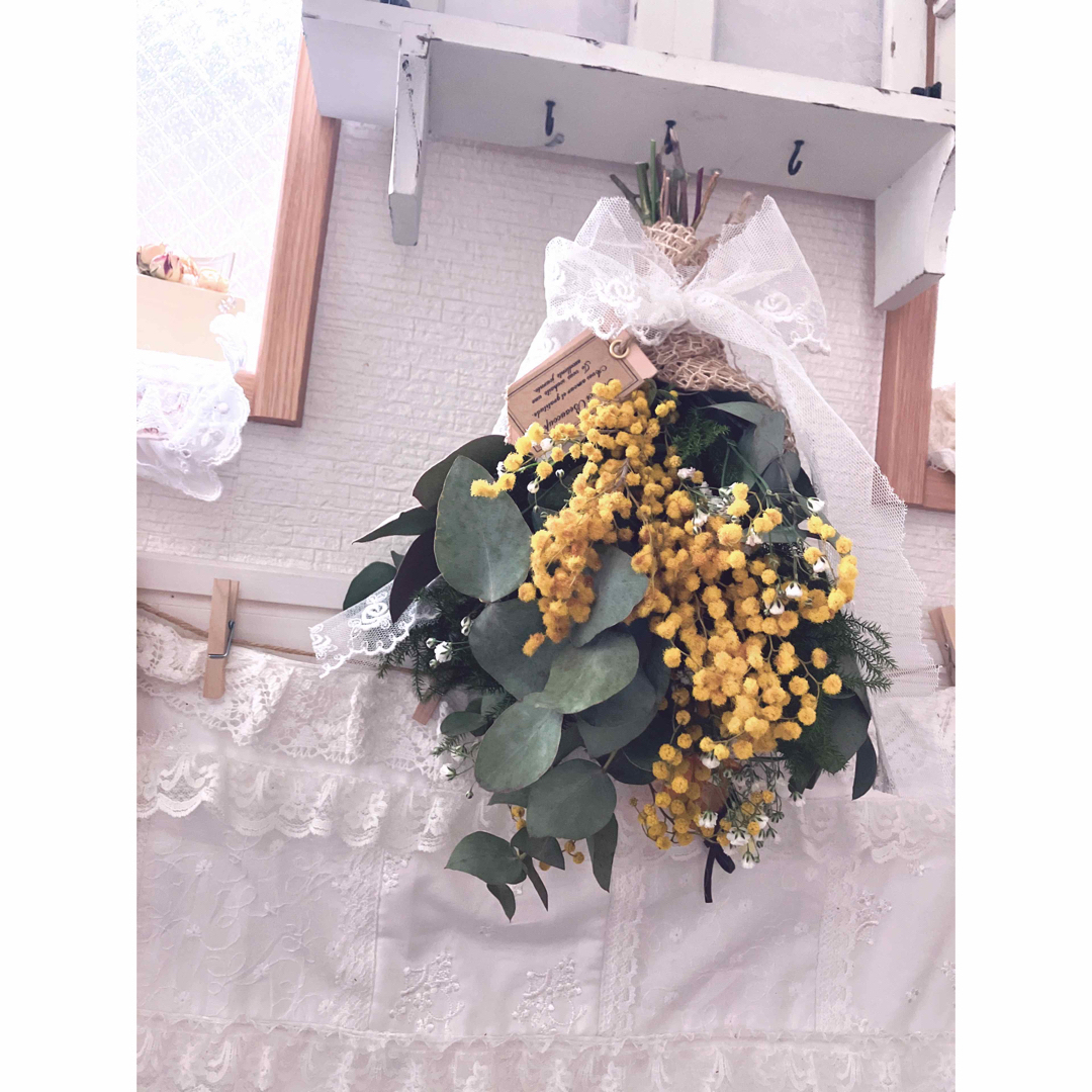 おすすめ　ふわふわのミモザスワッグ　イタリア産　ミランドール　ミモザ ハンドメイドのフラワー/ガーデン(ドライフラワー)の商品写真