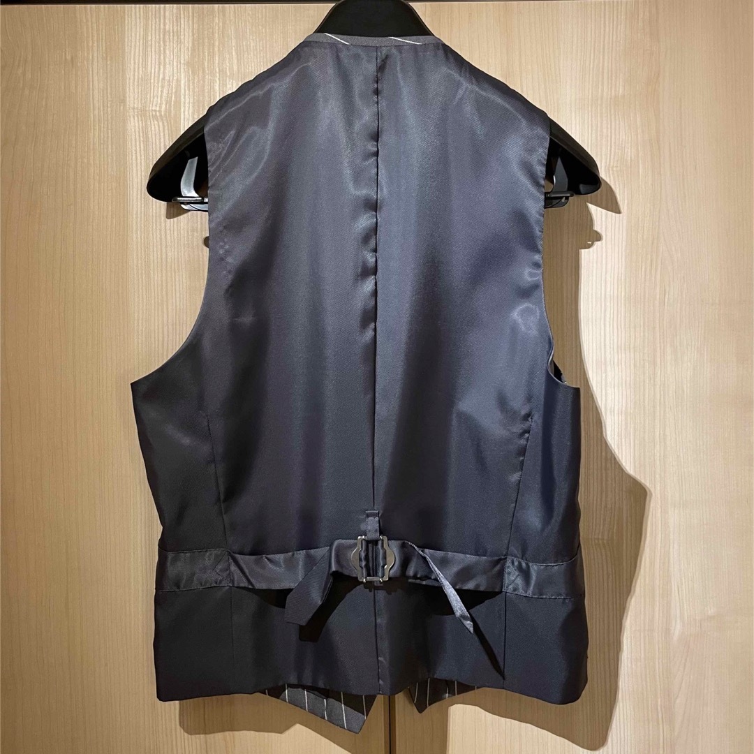 GARNIER(ガルニエ)のGARNIER スリーピーススーツ(グレーストライプ) メンズのスーツ(セットアップ)の商品写真