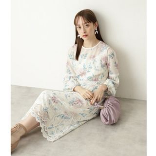 ジルスチュアート(JILLSTUART)のアンディフラワーワンピース　サイズ2  JILL STUART(ひざ丈ワンピース)