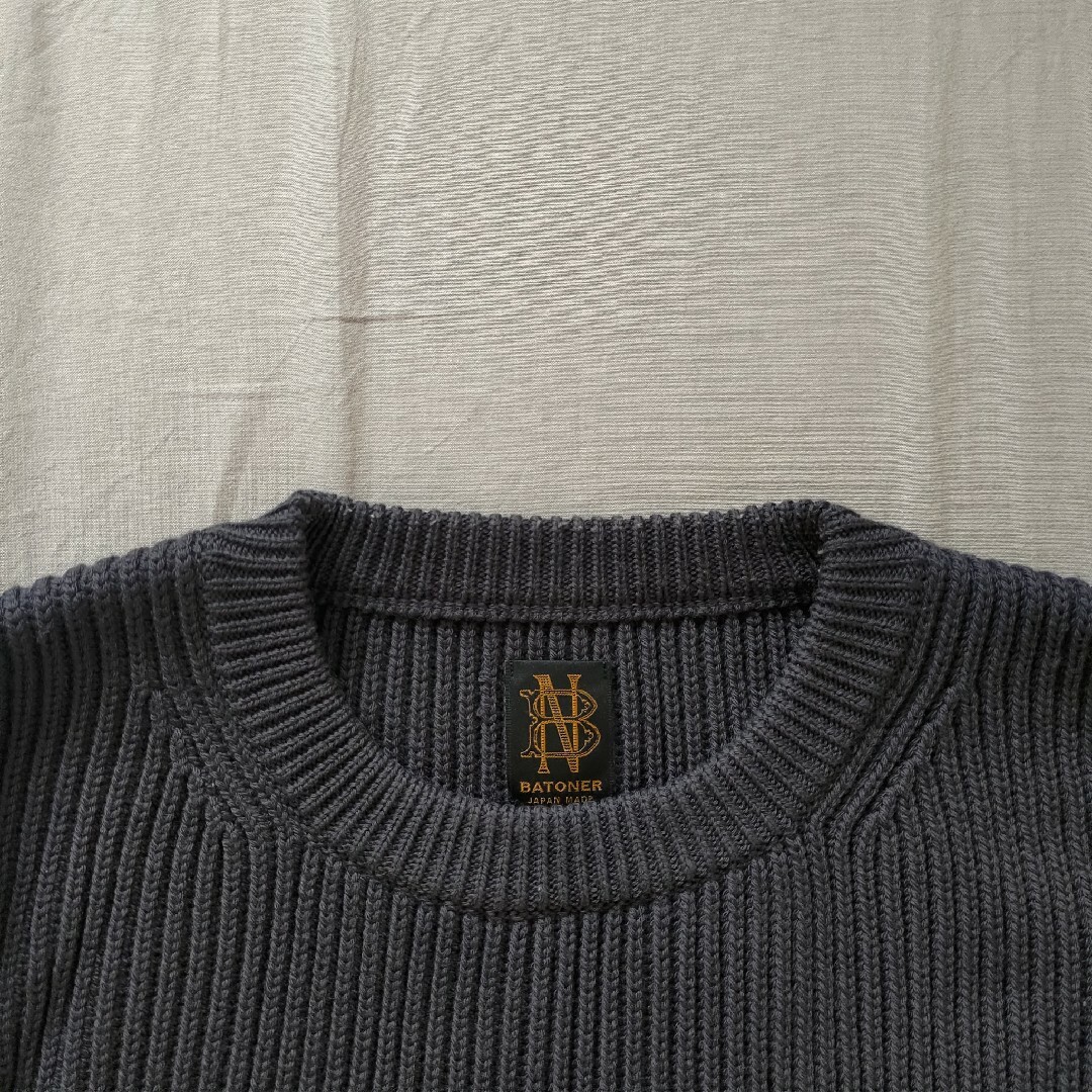 BATONER(バトナー)のBATONER SOLID WOOL RIB CREW NECK D.GRAY メンズのトップス(ニット/セーター)の商品写真