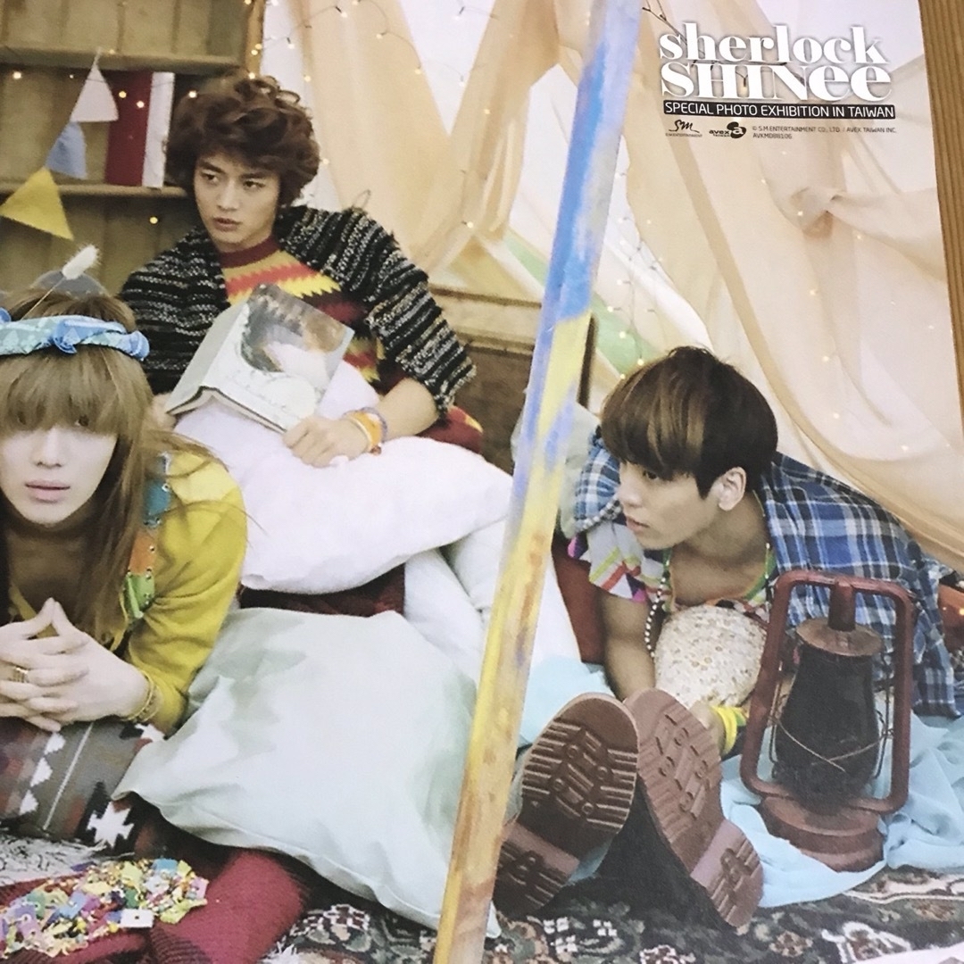 SHINee(シャイニー)のSHINee sherlock 台湾版ポスター エンタメ/ホビーのタレントグッズ(アイドルグッズ)の商品写真