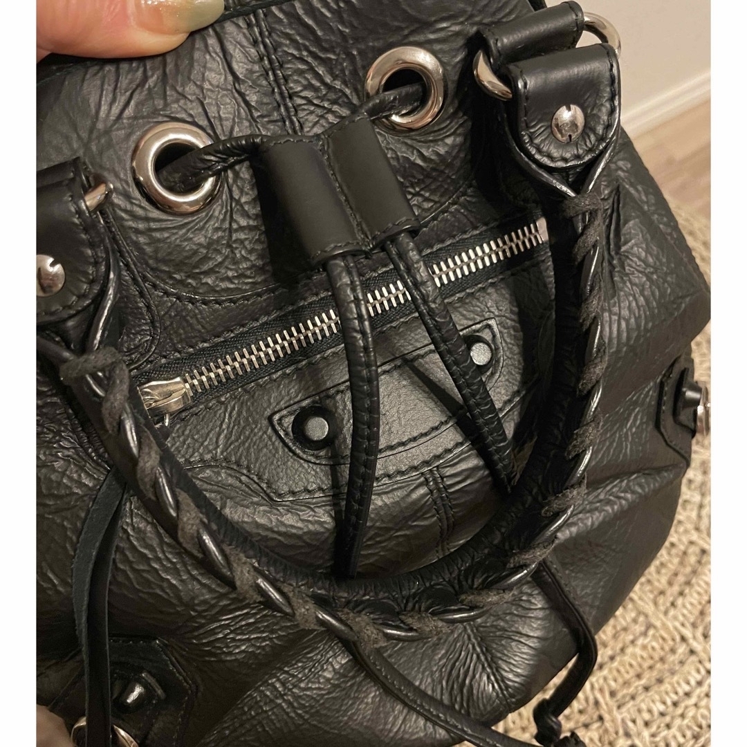 Balenciaga(バレンシアガ)のBALENCIAGA バレンシアガ クラシックミニポンポン バッグ ブラック レディースのバッグ(ショルダーバッグ)の商品写真