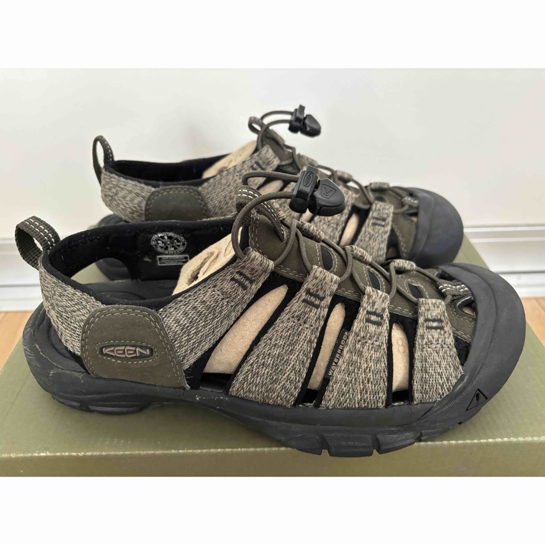 KEEN(キーン)のKEEN NEWPORT H2 Forest Night/Black 27.0 スポーツ/アウトドアのアウトドア(その他)の商品写真