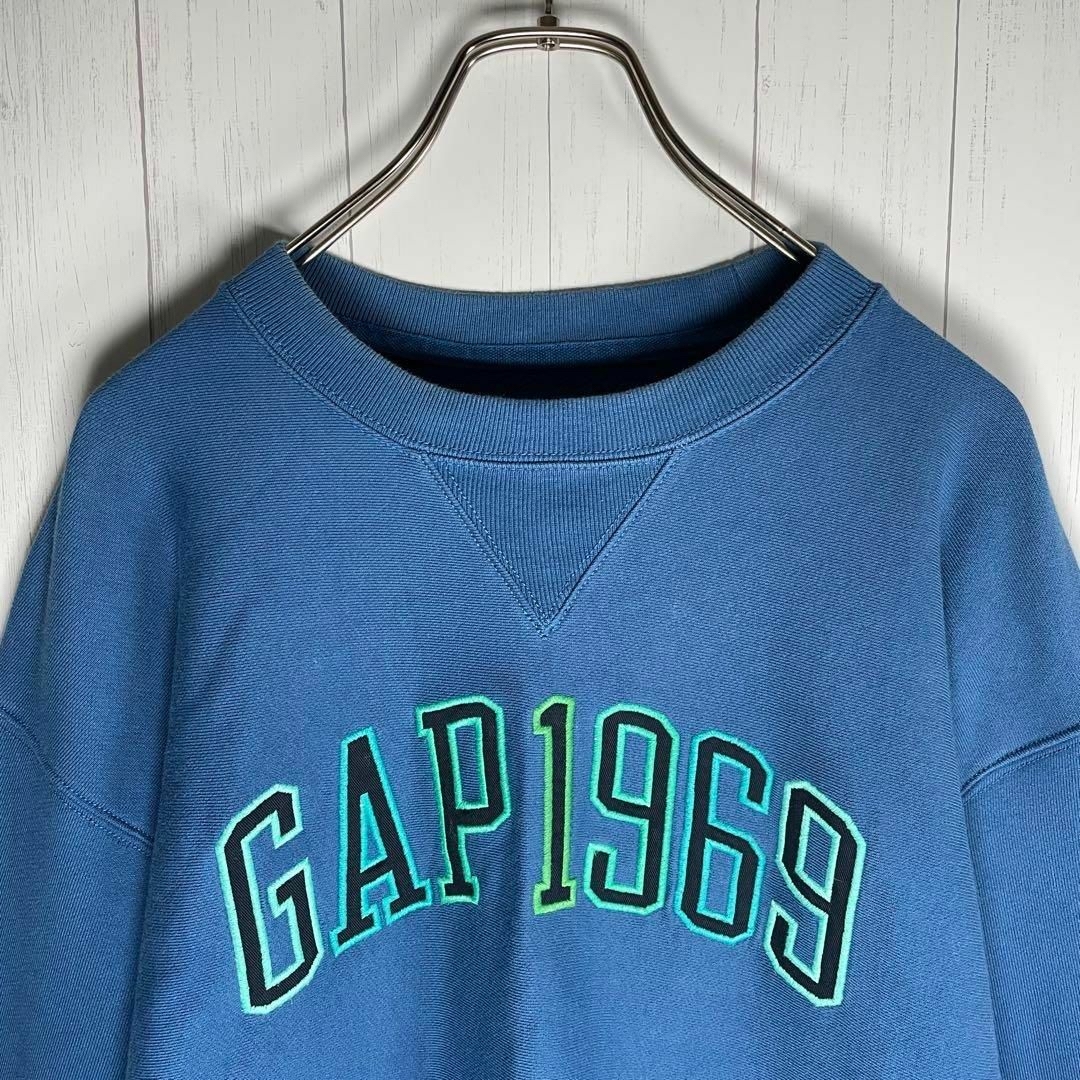 GAP(ギャップ)の[古着]OLD GAP　トレーナー　刺繍デザイン　両V　90s　ネオンカラー　青 メンズのトップス(スウェット)の商品写真