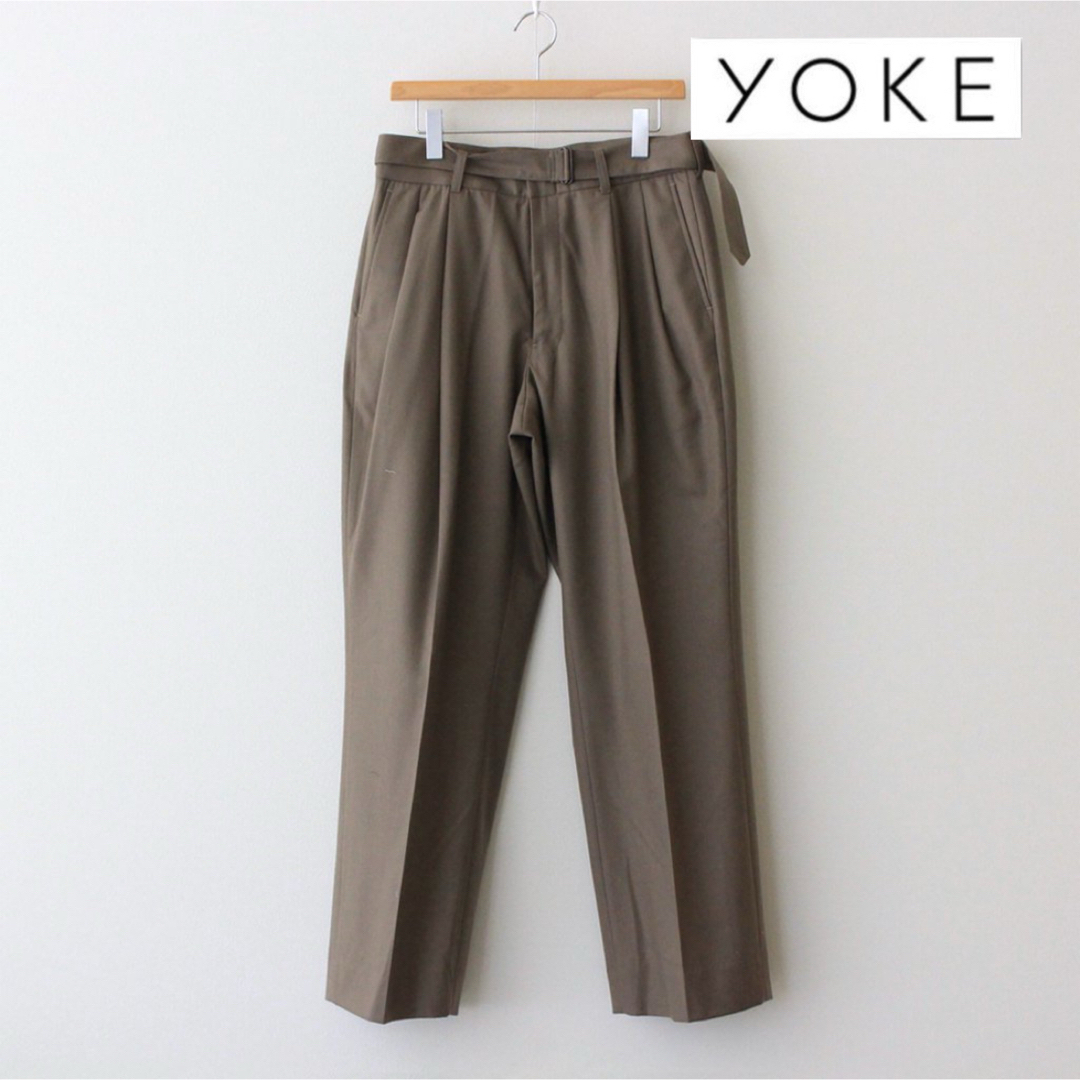 YOKE(ヨーク)のYOKE BELTED 2TUCK WIDE TROUSERS タグ付 メンズのパンツ(スラックス)の商品写真