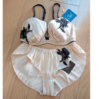 シュットインティメイツ(Chut! INTIMATES)の新品　シュット　ドレスイージーブラ　ショーツセット M3 F65 F70 E65(ブラ&ショーツセット)