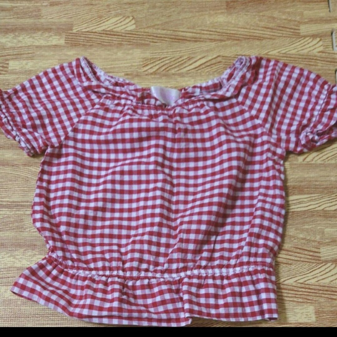 ブラウス　半袖　赤　チェック　90cm キッズ/ベビー/マタニティのキッズ服女の子用(90cm~)(Tシャツ/カットソー)の商品写真