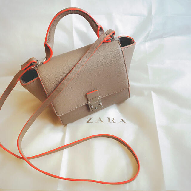 ZARA(ザラ)のZARA ザラ グレージュ＊ショルダーバッグ セリーヌ風 レディースのバッグ(ショルダーバッグ)の商品写真