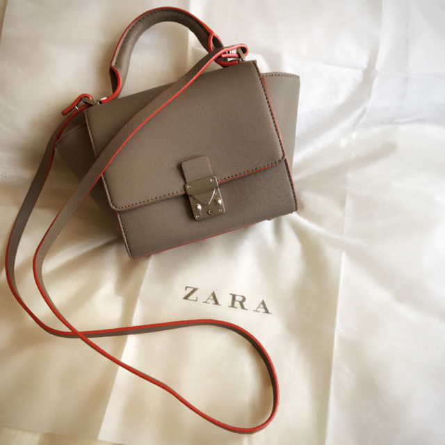 ZARA(ザラ)のZARA ザラ グレージュ＊ショルダーバッグ セリーヌ風 レディースのバッグ(ショルダーバッグ)の商品写真