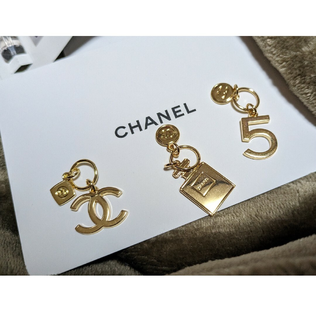 CHANEL(シャネル)のCHANELホリデーコレクションノベルティ まとめ売り エンタメ/ホビーのコレクション(ノベルティグッズ)の商品写真