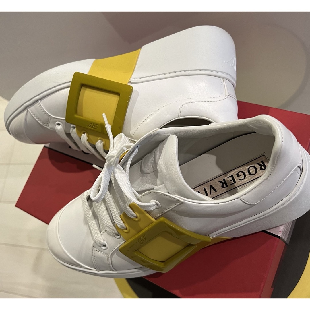 ROGER VIVIER(ロジェヴィヴィエ)のロジェヴィヴィエシューズ40👟🟡 レディースの靴/シューズ(スニーカー)の商品写真