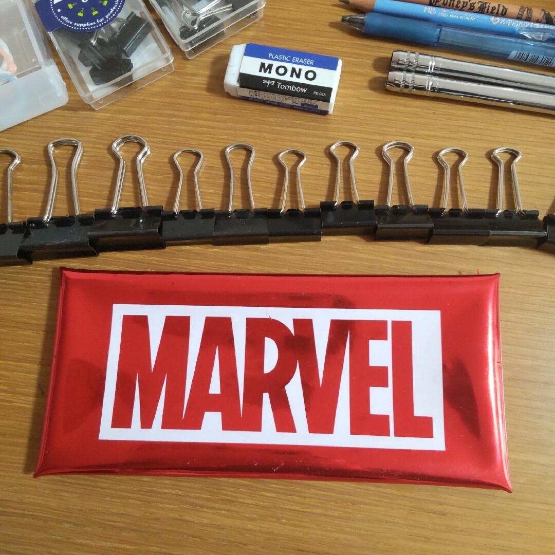 MARVEL(マーベル)のマーベル ポーチ（ペンケース）他 文房具まとめ売りセット インテリア/住まい/日用品の文房具(ペンケース/筆箱)の商品写真