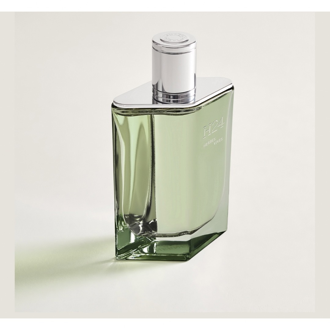 Hermes(エルメス)のエルメス　オー ド パルファム 《H24 エルブ ヴィーヴ》　100ml コスメ/美容の香水(ユニセックス)の商品写真