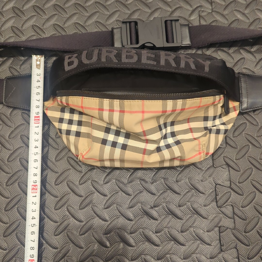 BURBERRY(バーバリー)のバーバリー　BURBERRY　ボディーバッグ　ショルダーバッグ　ウエストポーチ メンズのバッグ(ボディーバッグ)の商品写真