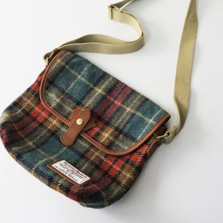 ハリスツイード(Harris Tweed)のハリスツイード HARRIS TWEED チェック フラップショルダーバッグ/ブラウン系【2400013727839】(ショルダーバッグ)